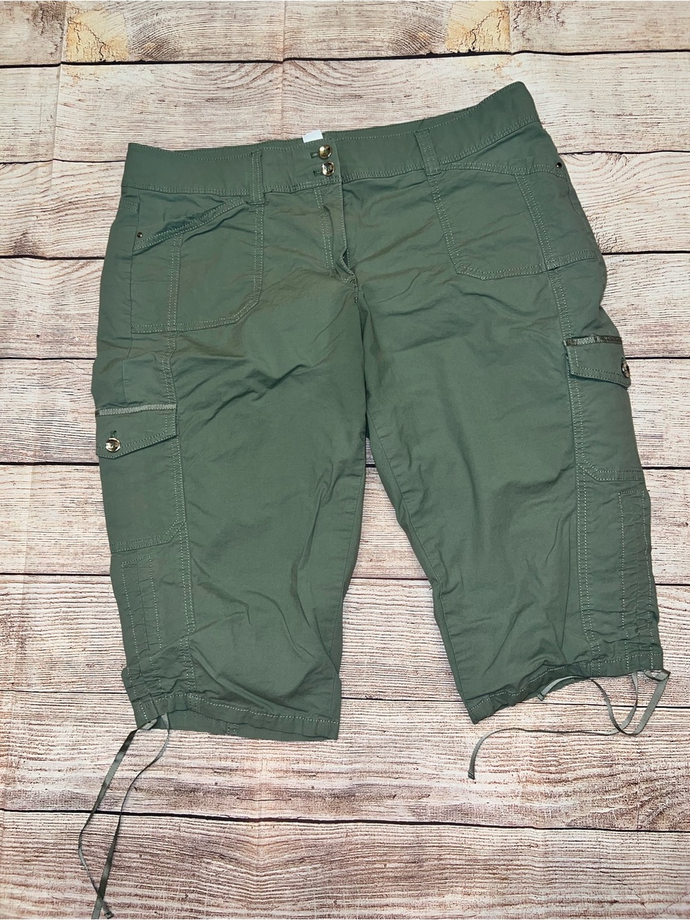 White House Black Market Olive Green Cargo Utility Capri Pants Size 12